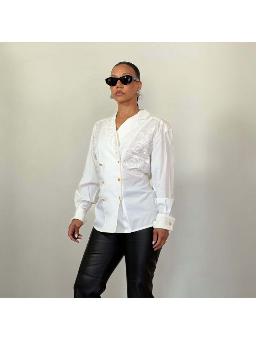 Escada - Picture 4 of 8